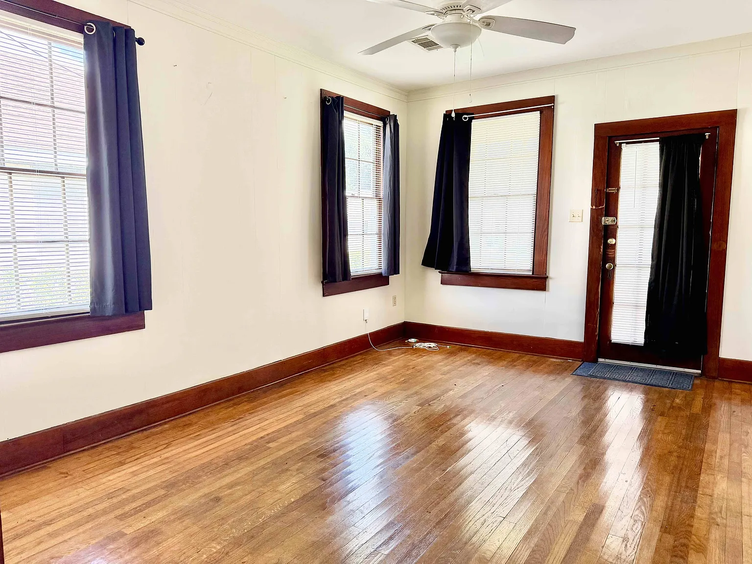 rf 2554 Zeeland Avenue - 1 — Photo 4