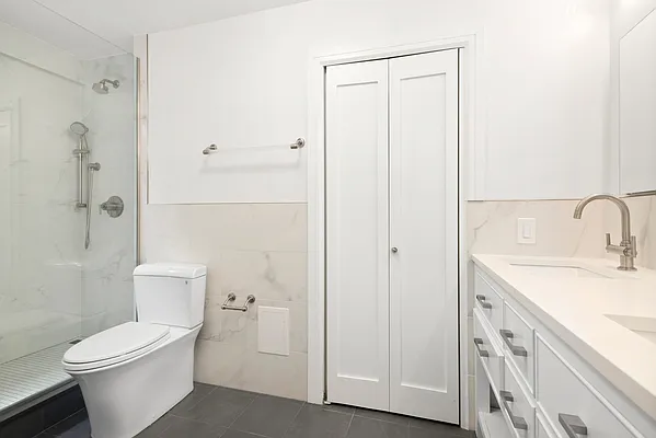 Rented by New York Casas Ltd. | media 16