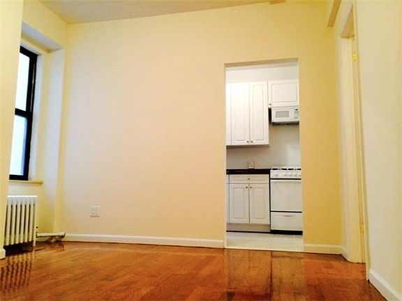 2nd image of 205 E 27th St APT 10
