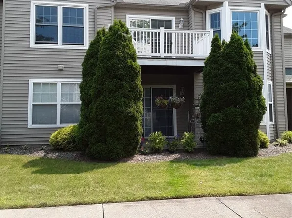 995 Canyon View Rd APT C, Northfield, OH 44067