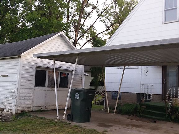 3rd image of 10 Meadow St