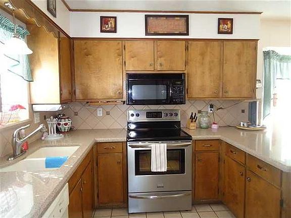 5th image of 8225 Willow Way