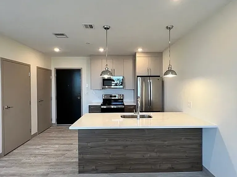 400 Dorchester St #205 — Photo 3