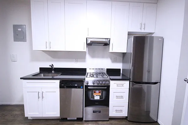 Rented by Compass | media 9