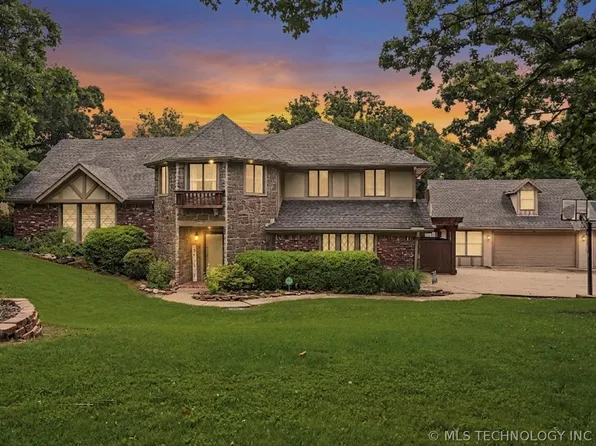 12525 Skyline Dr, Jenks, OK 74037