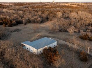 9520 SW 45th St, Topeka, KS 66610