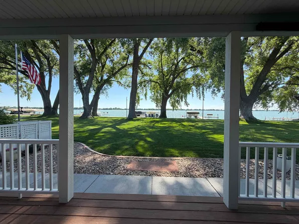 644 FRONTIER LANE, North Platte, NE 69101