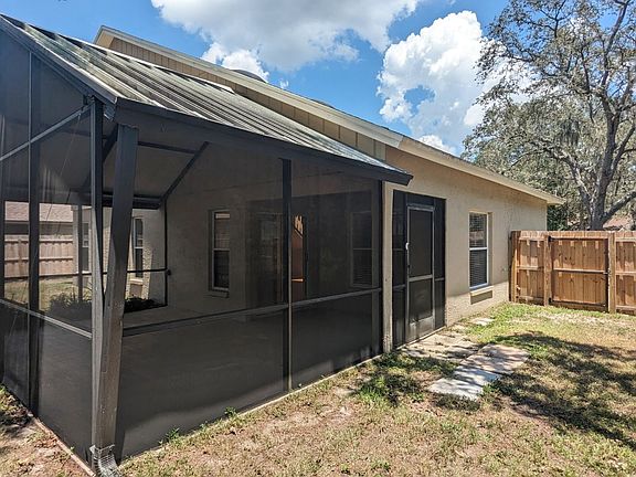 3rd image of 4029 Quail Briar Dr