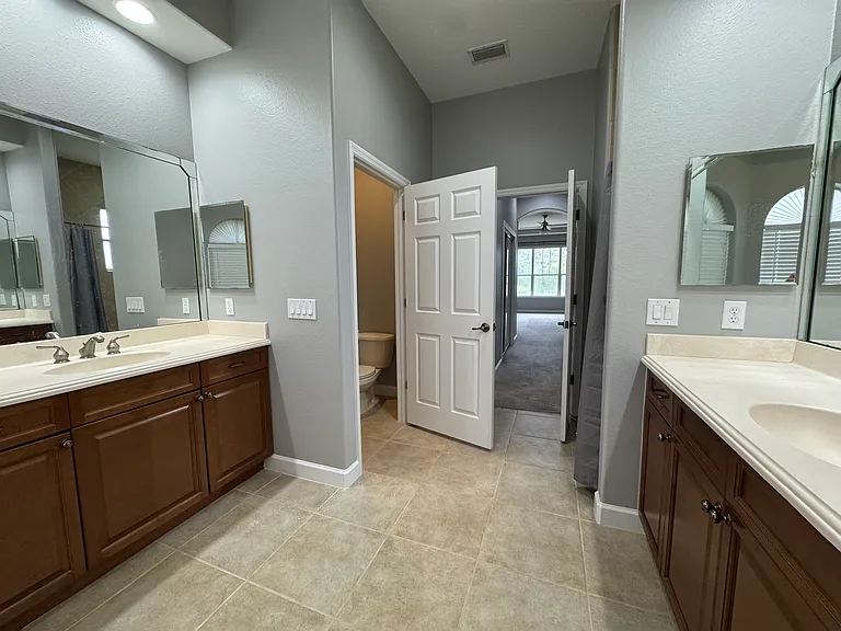 142 Harrington Ct — Photo 10