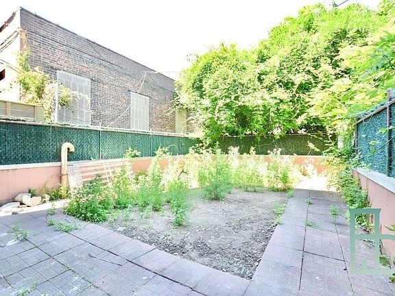 3rd image of 24 Suydam Pl