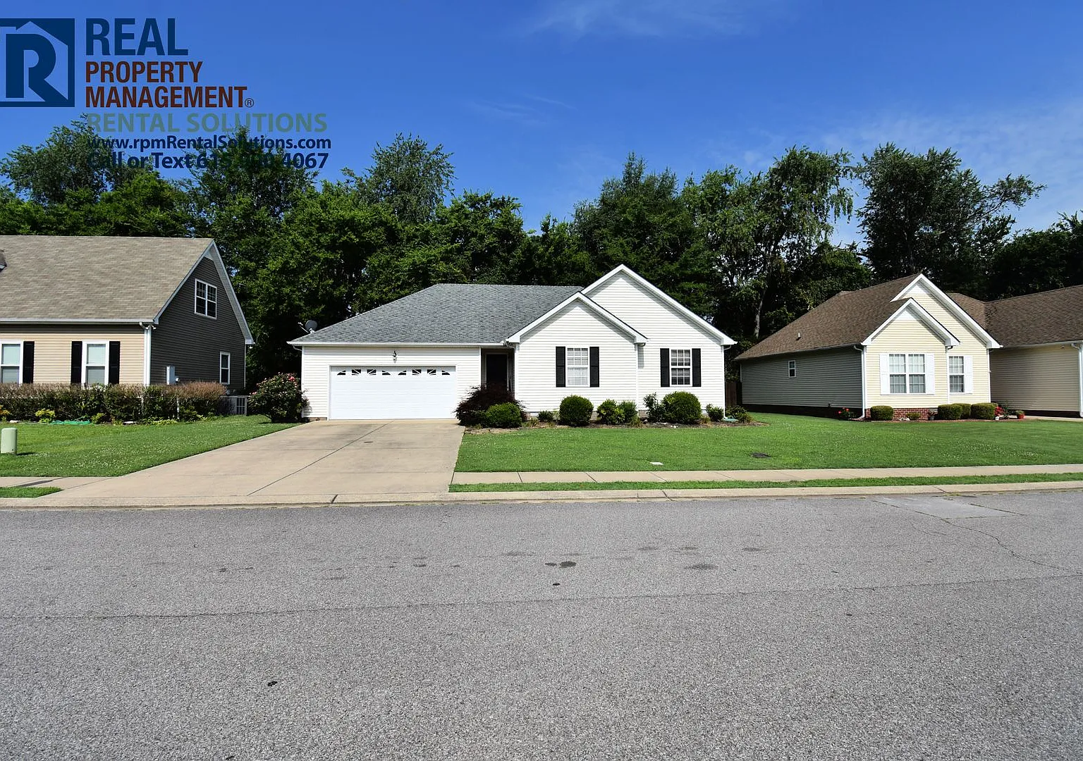 Adorable 3 bedroom house in Murfreesboro off of Saint Andrews with deck! Washer/Dryer included! — Photo 3