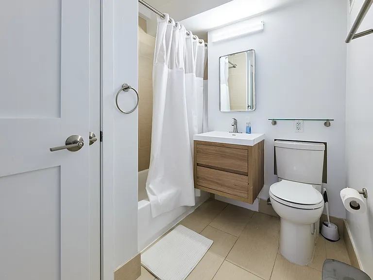 225 E 63rd St #1M — Photo 6