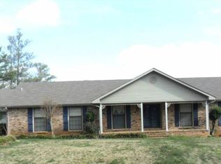 90 Gordon Ave, Russellville, AL 35653