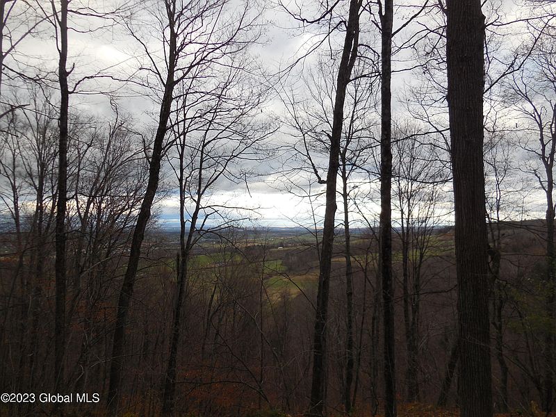 4th image of 143 Barringer Road