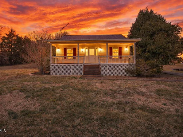 510 Kinser Park Ln, Greeneville, TN 37743