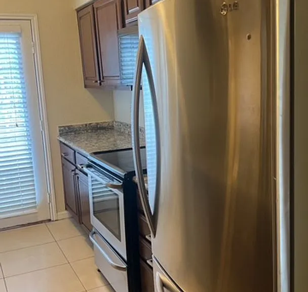 1901 Cloisters Dr #921 — Photo 15