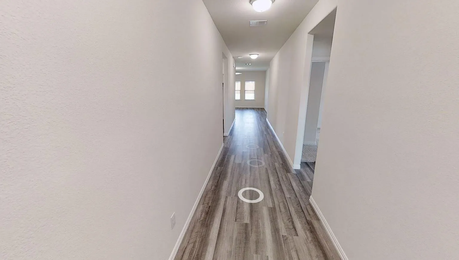 4 bed, 1996 sqft, $2,399 — Photo 4