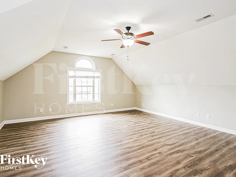 1232 Upland Ter — Photo 14