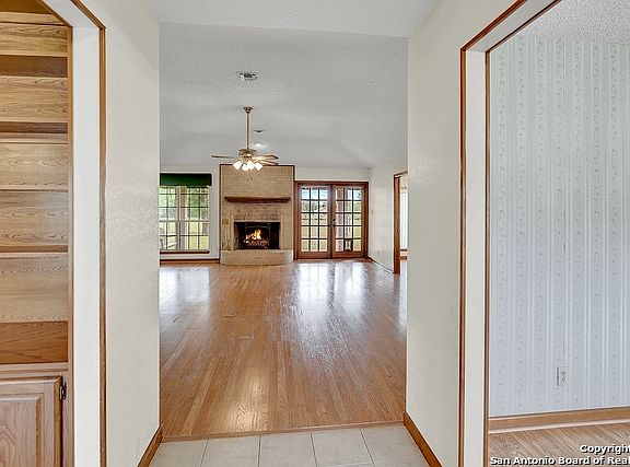 4th image of 103 OAKLANE DR