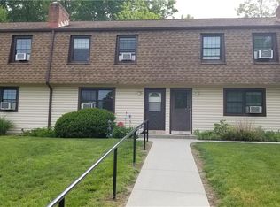 58 Homestead Ln #58, Brookfield, CT 06804