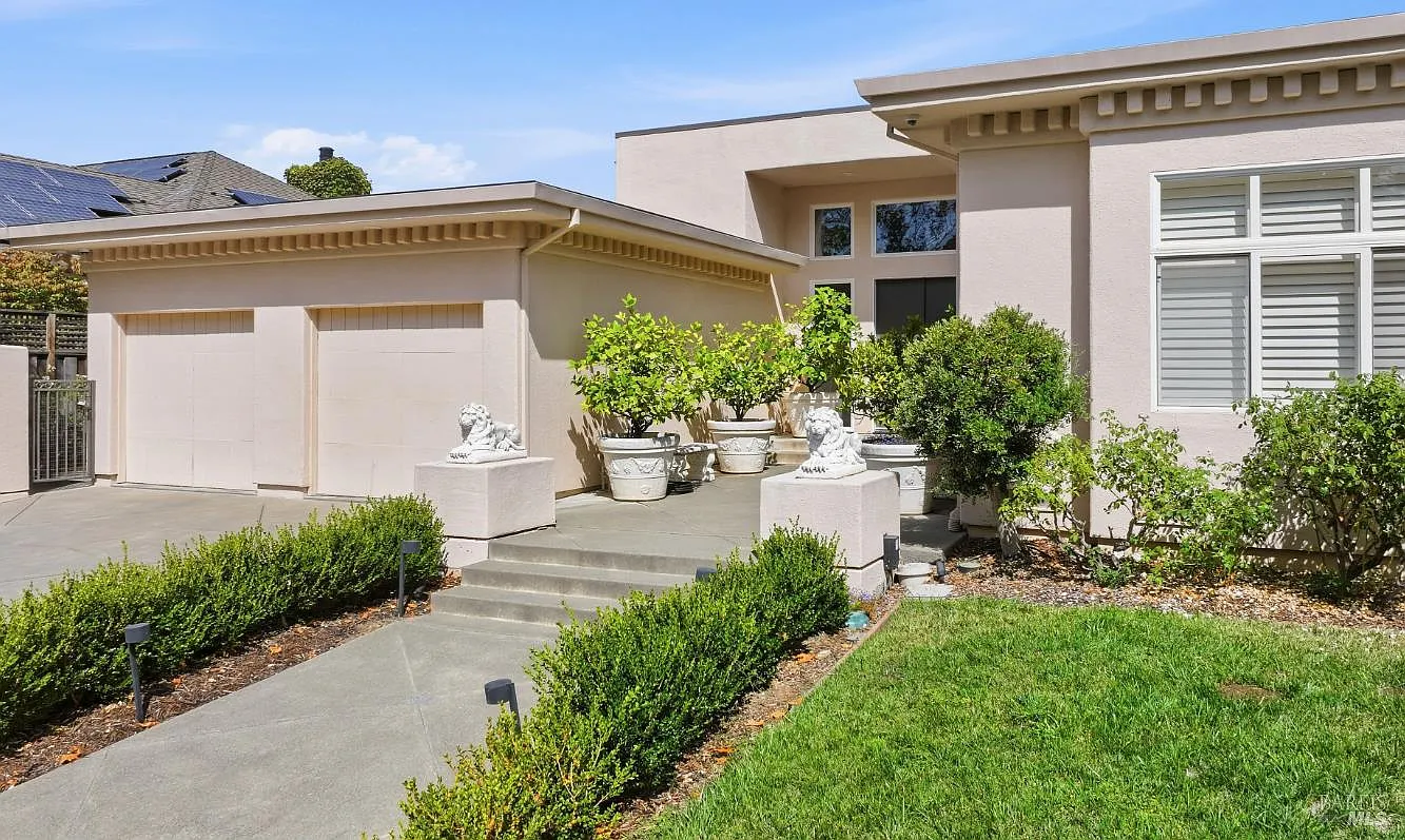 1420 Rosewood Lane - Photo 4