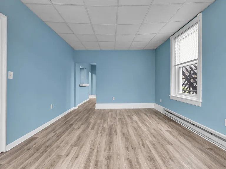 540 Seneca St — Photo 3