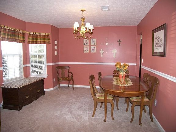 5th image of 173 Strawbridge Trce