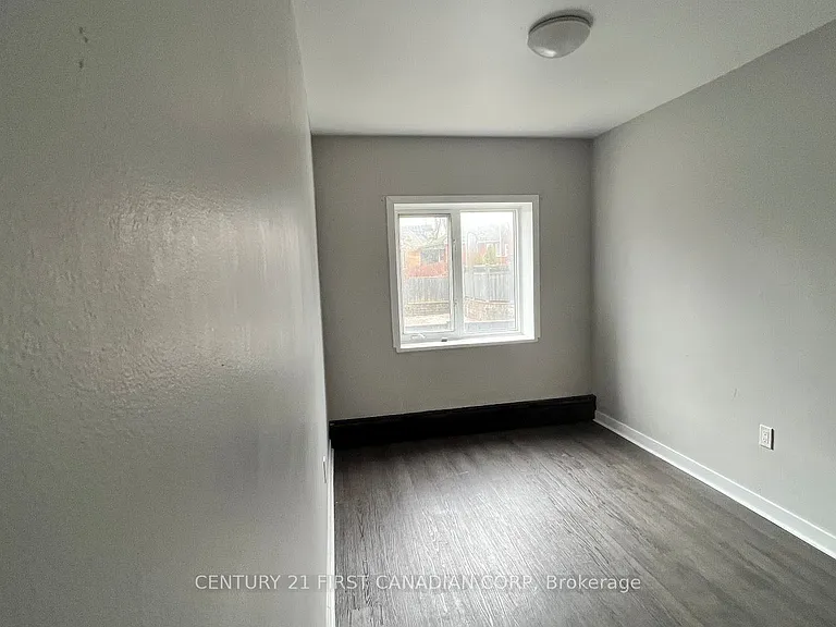 871 Adelaide St N #305 — Photo 7