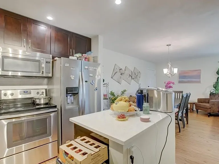 2990 NE 16th Ave #301 — Photo 4