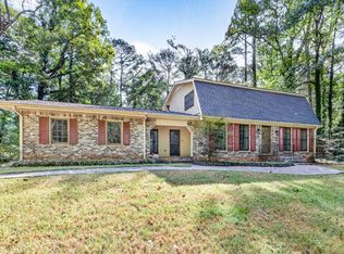 2037 Stoneleigh Dr, Stone Mountain, GA 30087