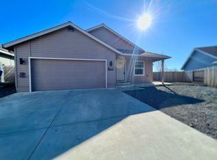 29 Meadowfield Cir, Eagle Pt, OR 97524