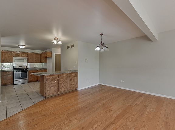 4th image of 7707 Richardson Ln #0