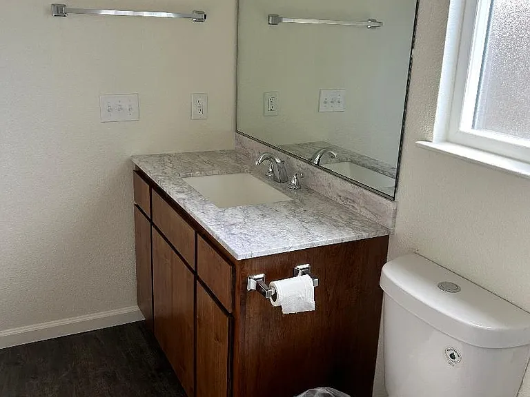 1218 Humboldt Ave — Photo 5