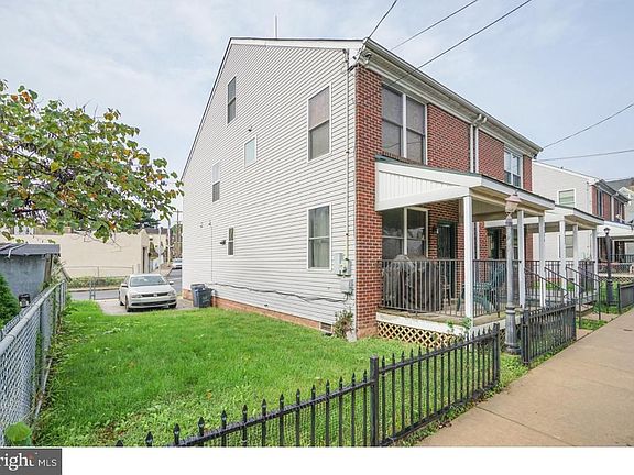 2nd image of 1824 Wilmot St