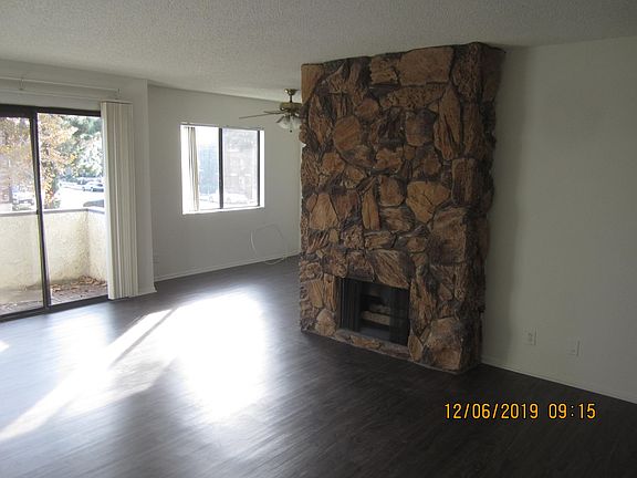 3rd image of 11575 Moorpark St APT 102