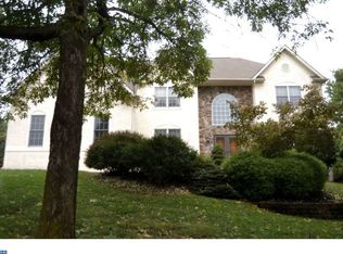 920 Wooded Pond Rd, Ambler, PA 19002