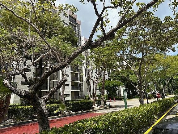 3rd image of 17021 N Bay Rd APT 904