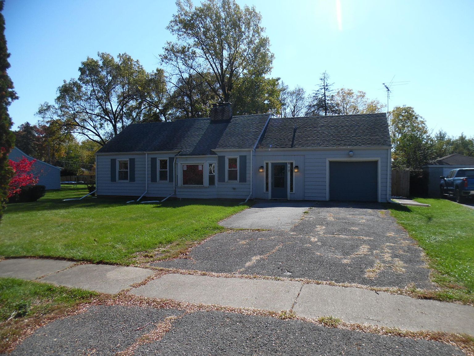 817 W 63rd Ave, Merrillville, IN 46410 | Zillow