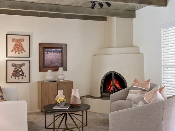 3066 Plaza Blanca, Santa Fe, NM 87507