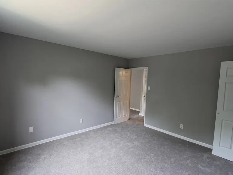 West Walnut Lane Apartments — Photo 15