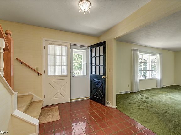 5th image of 9470 Whitewood Rd