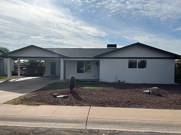 3rd image of 1877 E Loma Vista Dr