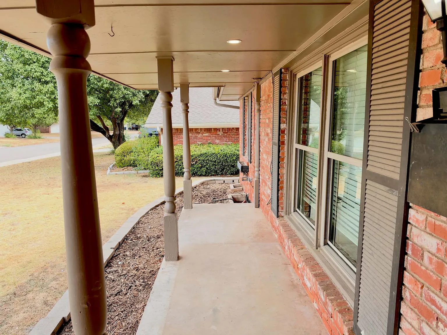 2752 Ridgeview Dr — Photo 3