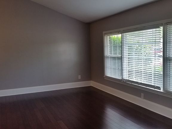 3rd image of 1025 Sunnyside Dr