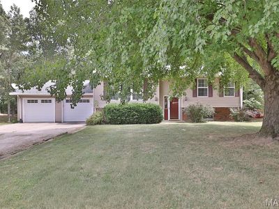 207 Lakewood Dr, Hillsboro, IL, 62049