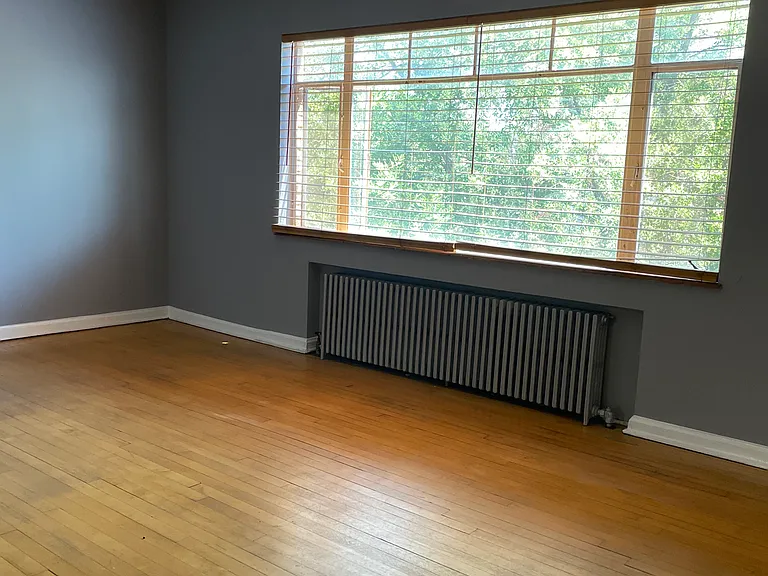 1375 N Pearl St #8 — Photo 24