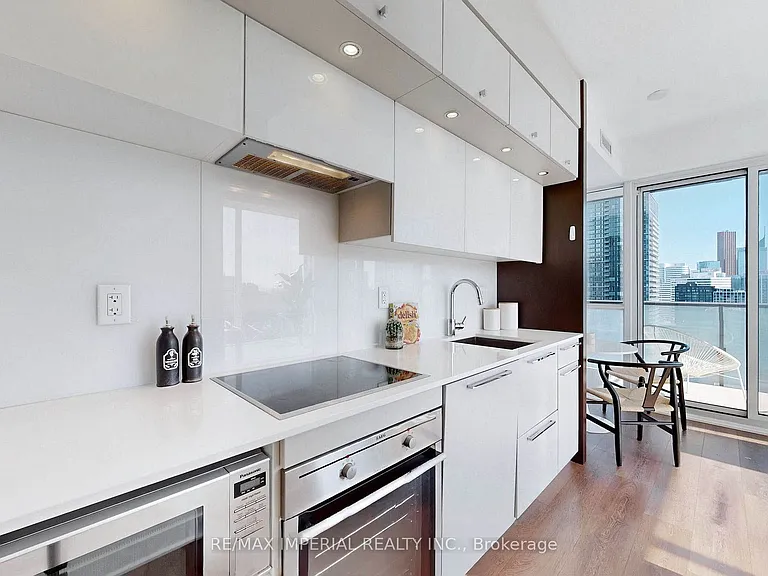 15 Grenville St #2803 — Photo 14
