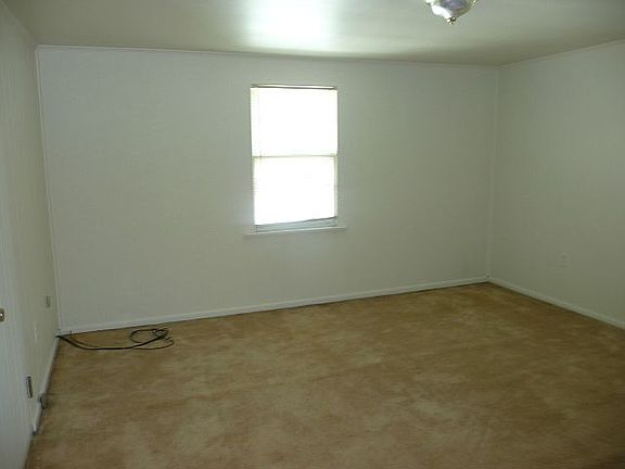 4th image of 429 Arch Ave