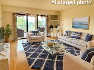5901 Mount Eagle Dr APT 817, Alexandria, VA 22303