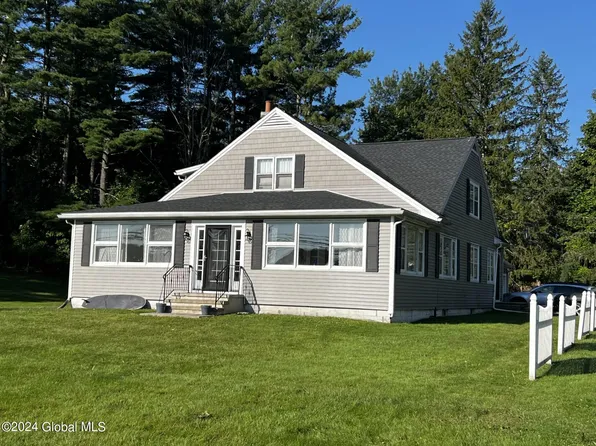 5 Gettle Road, Averill Park, NY 12018